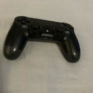 PS4 controller